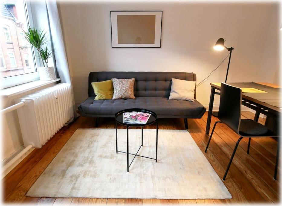 Gemuetlich - 2 Zimmer-Altbau, 24H Check-In Kiel Exterior foto
